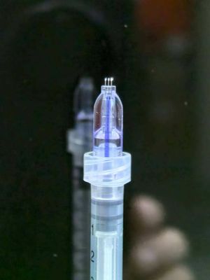 İyi fiyat Hassas Mezoterapi ve Cilt Gençleştirme İçin 34G 1.2mm 3-Pin Nanosoft İğne çevrimiçi