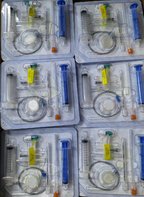 İyi fiyat ICU ve cerrahi kullanım için 8 Fr x 20 cm Çift Lumen Kateter ve 18 GA Giriş İğnesi ile Steril CVC Kit çevrimiçi