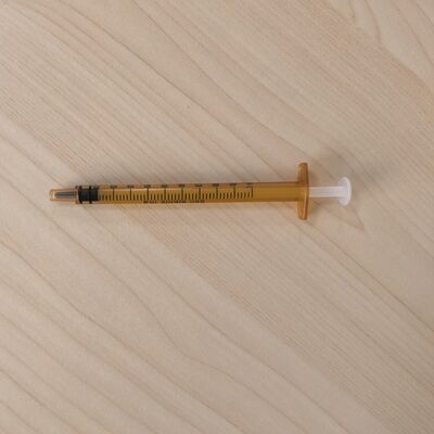 İyi fiyat PP 5/10/20/50/60ML Tek kullanımlı Işık korumalı İğneli Işık geçirmez Serinçler çevrimiçi