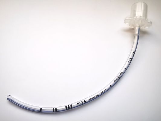 İyi fiyat Tıbbi Murphy Endotrakeal Tüp 2.5mm Dik Açı Endotrakeal Tüp çevrimiçi